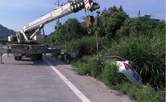 谷城重载吊车救援